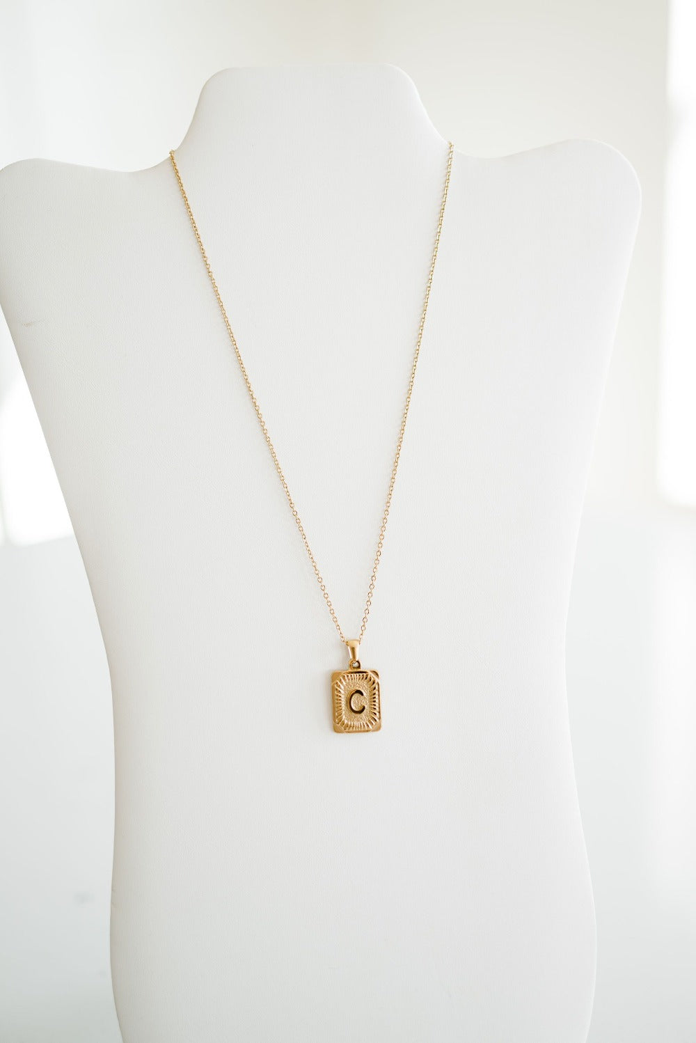 selena initial pendant necklace