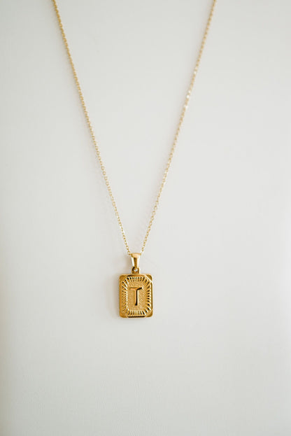 Selena Initial Pendant Necklace