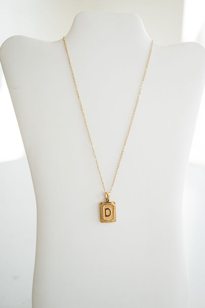 Selena Initial Pendant Necklace