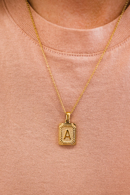 Selena Initial Pendant Necklace
